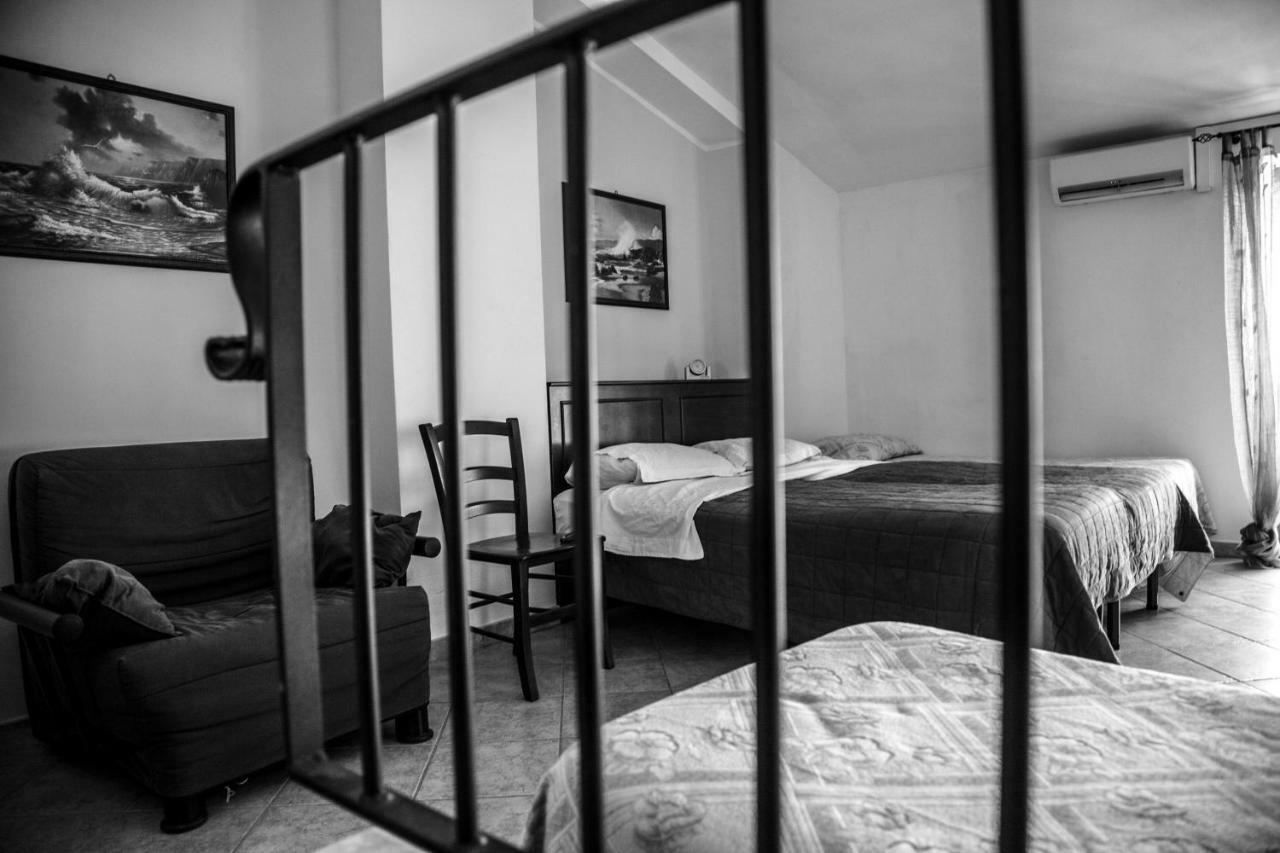 Bed & Breakfast Il Castellino ซานโต สเตฟาโน ดี กามาสตรา ภายนอก รูปภาพ