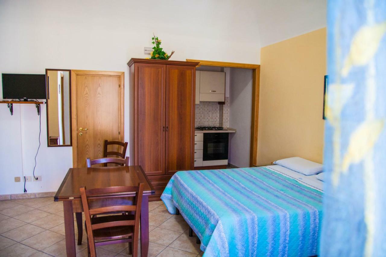 Bed & Breakfast Il Castellino ซานโต สเตฟาโน ดี กามาสตรา ภายนอก รูปภาพ