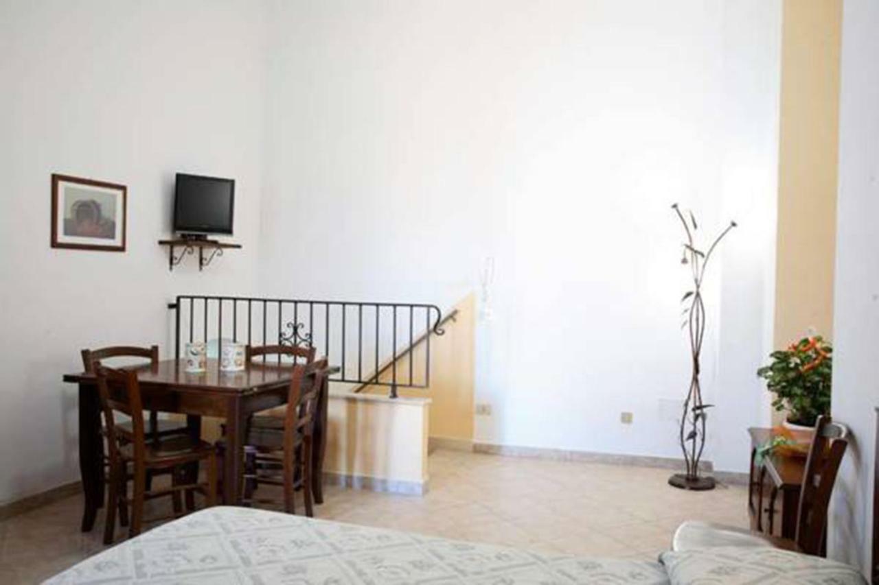 Bed & Breakfast Il Castellino ซานโต สเตฟาโน ดี กามาสตรา ภายนอก รูปภาพ